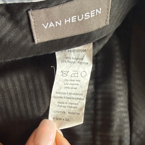 New Van Heusen Classic Black Dress Pants 30x32 - Picture 3 of 6